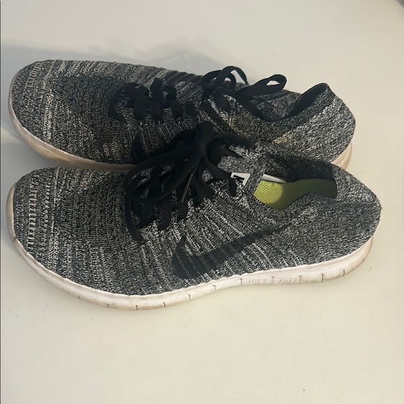 Nike Shoes - Nike flyknit sneakers